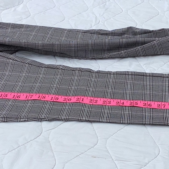 Camber and Grace slim leg, black and white checked pants. Size small. - Picture 14 of 15